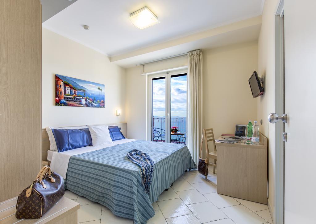 Hotel Cosmomare Piano di Sorrento Bagian luar foto