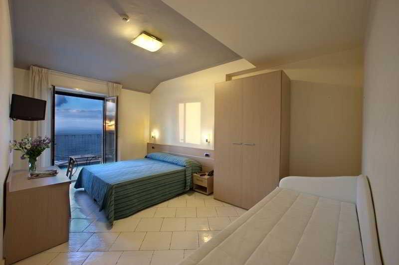 Hotel Cosmomare Piano di Sorrento Bagian luar foto