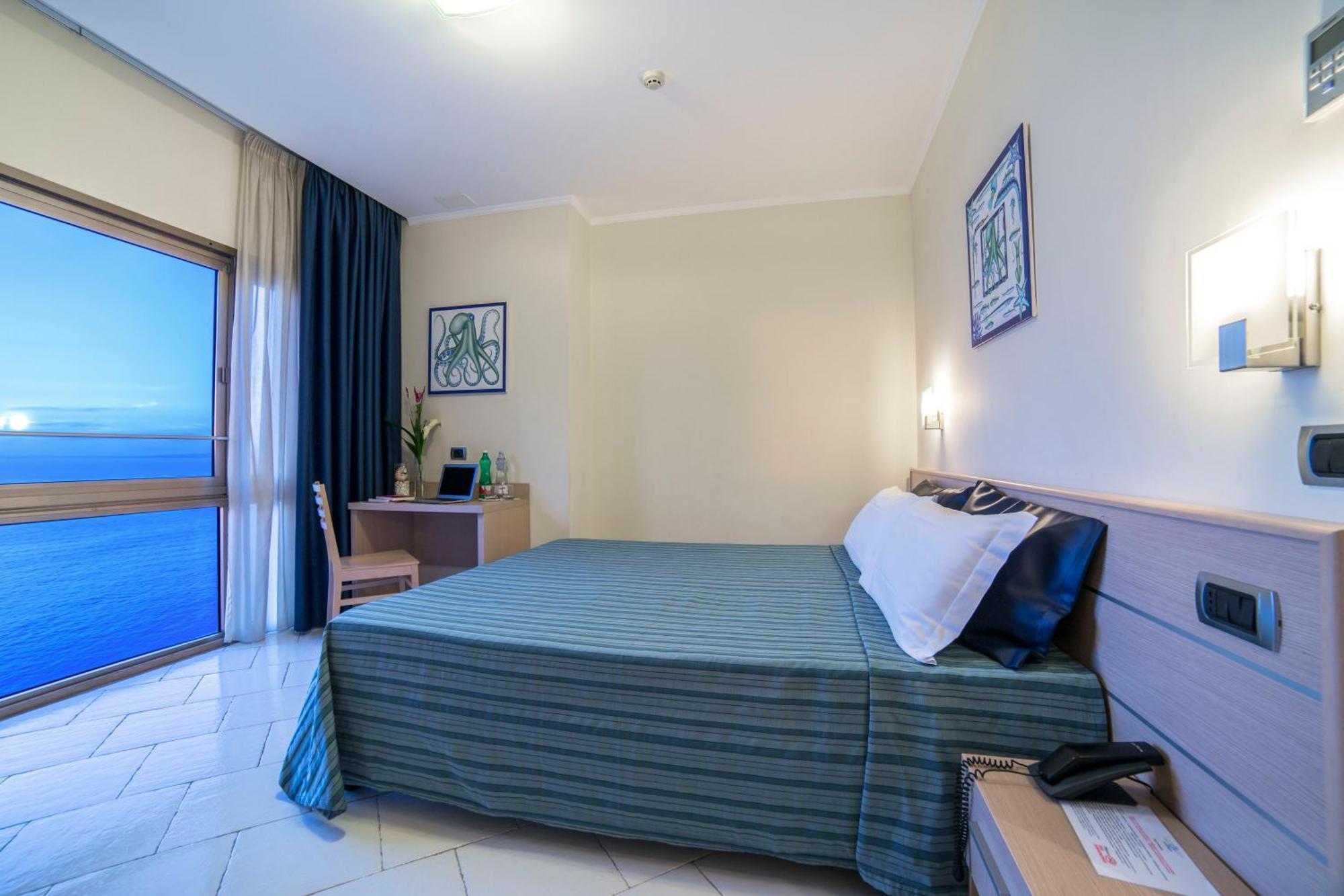 Hotel Cosmomare Piano di Sorrento Bagian luar foto